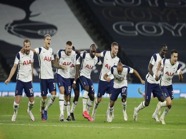Tottenham Hotspur ăn mừng bàn thắng